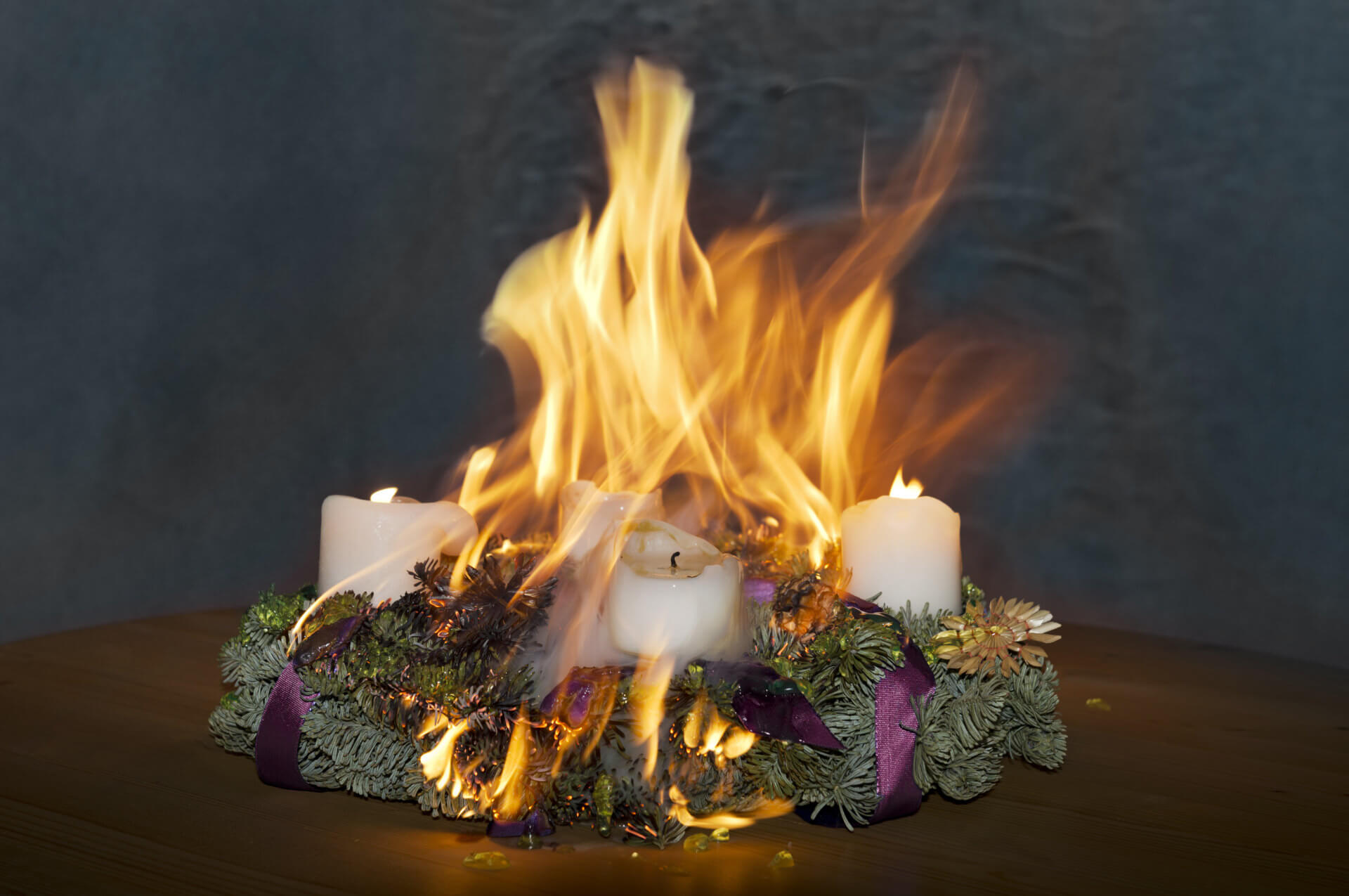 Brandschutz & Feuerwehrbedarf für Advents-& Weihnachtszeit